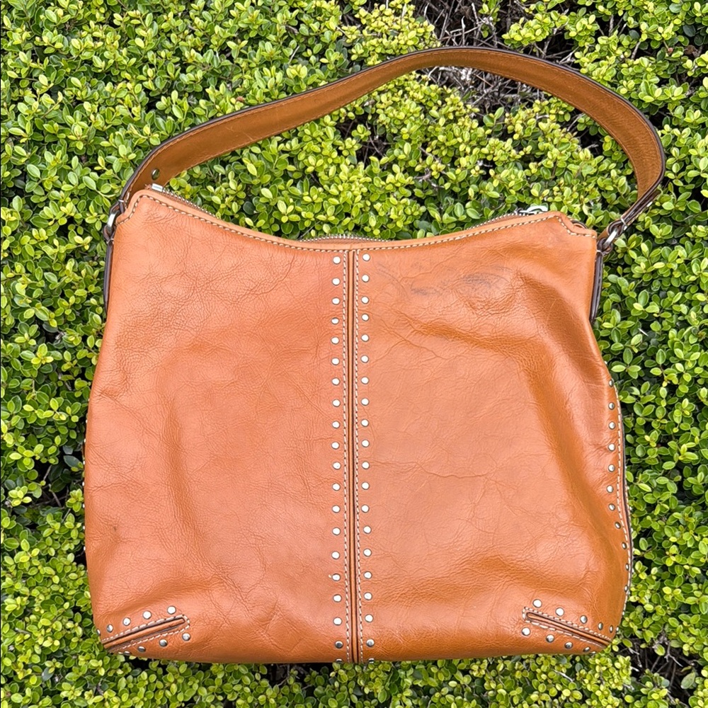 MICHAEL Michael Kors Tan Shoulder Bag with Slouchy Silhouette